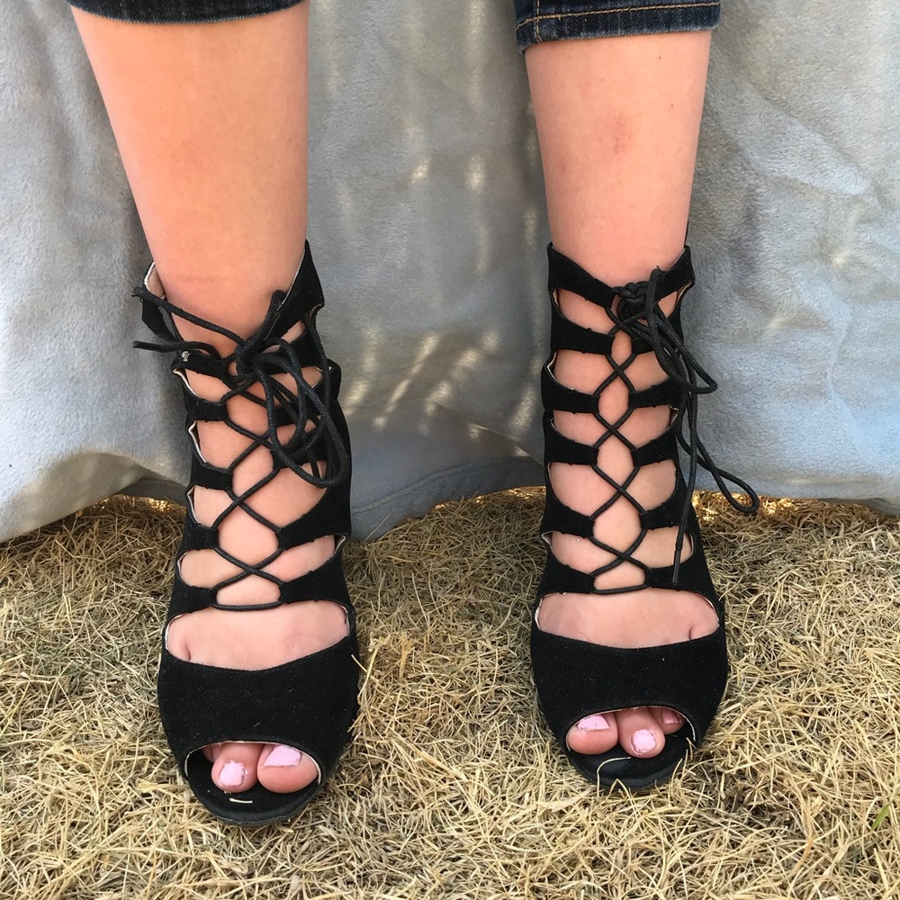 black lace up shoes